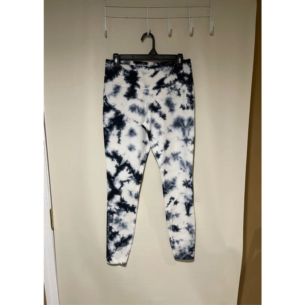 Women's NWOT Nike Dri-FIT Tie-Dye Leggings M White Black - Picture 2 of 8